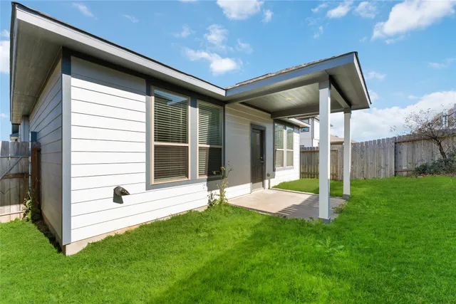 $2,050 | 25587 Blossom Court, Montgomery, TX 77316