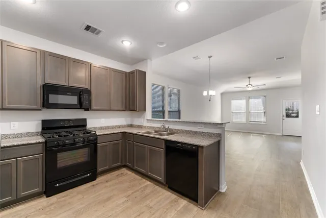 $2,050 | 25587 Blossom Court, Montgomery, TX 77316