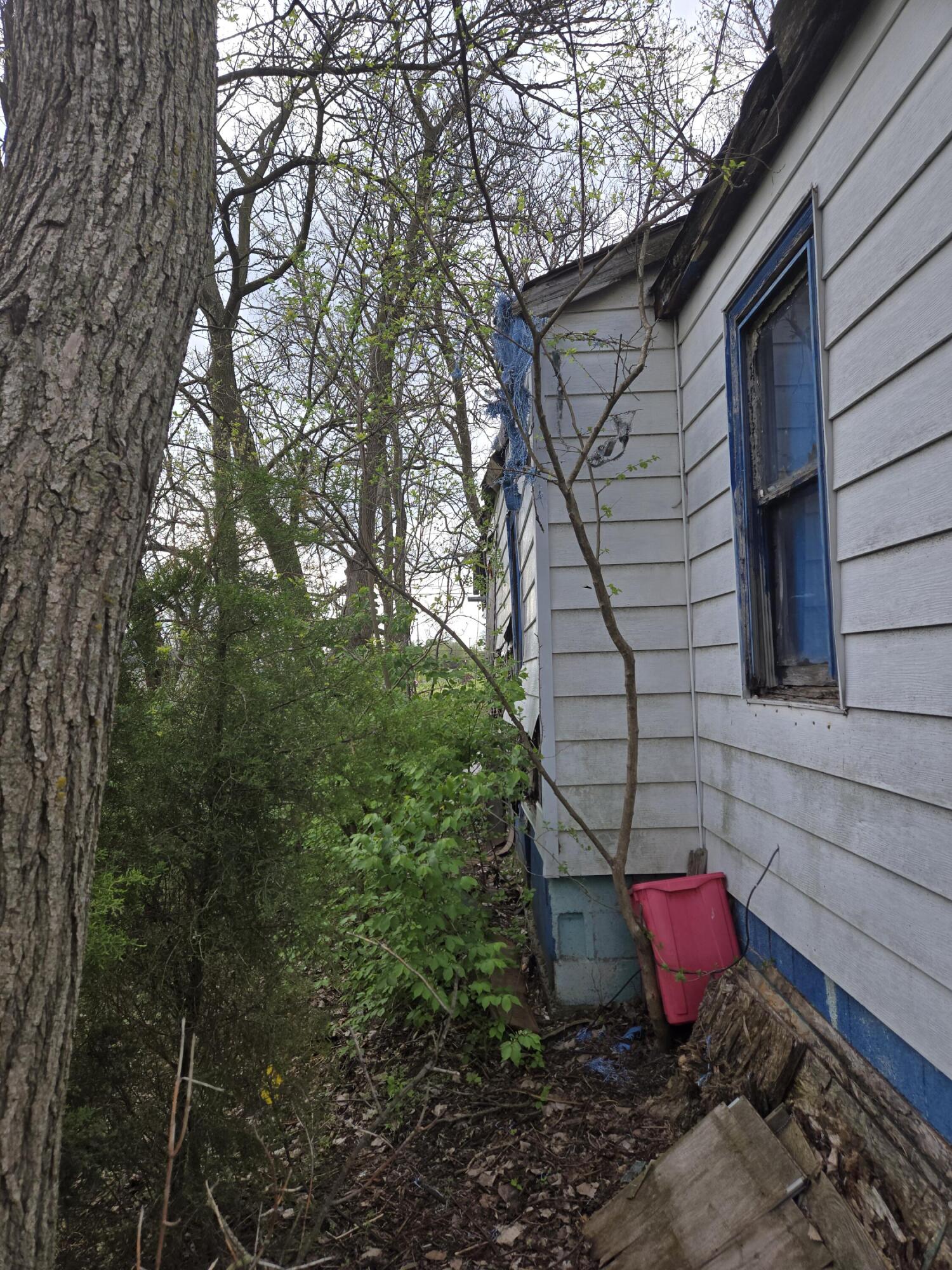 2324 Johnson Street Gary, IN 46407 - Photo 3 of 7