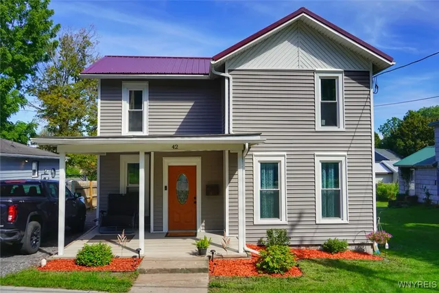 $243,000 | 42 South Main Street, Murray, NY 14470