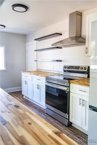 $243,000 | 42 South Main Street, Murray, NY 14470