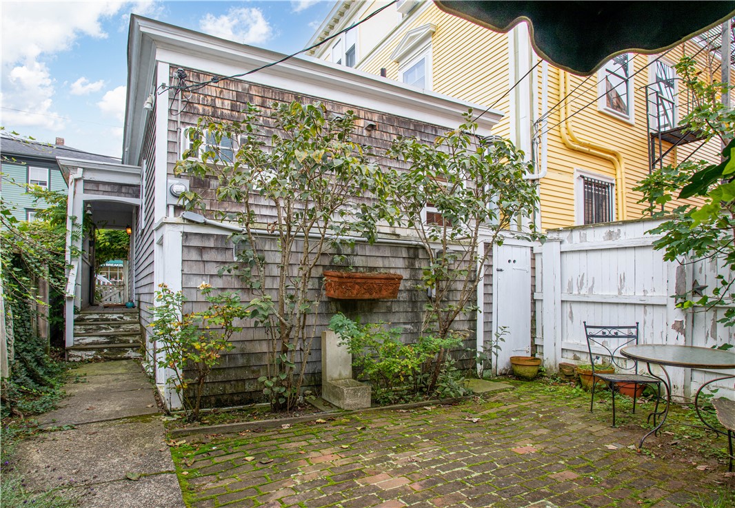 133 Spring Street Newport, RI 02840 - Photo 18 of 24