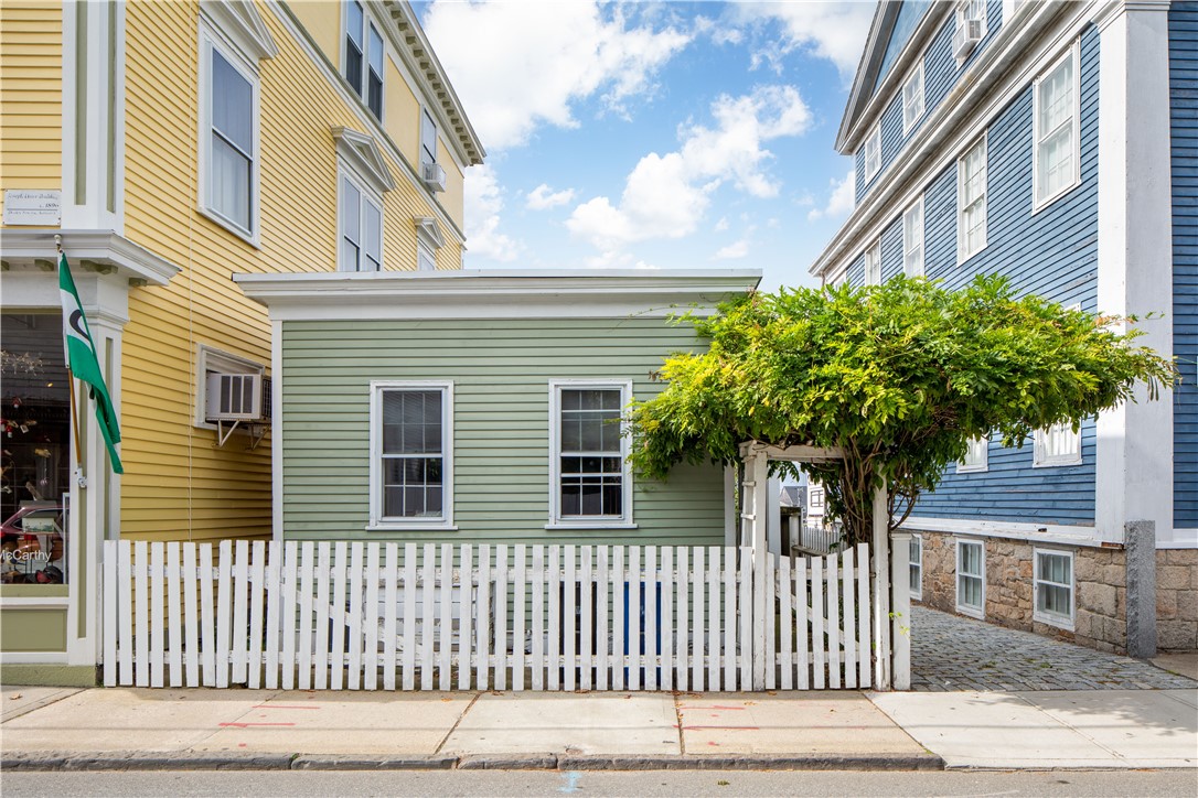 133 Spring Street Newport, RI 02840 - Photo 22 of 24