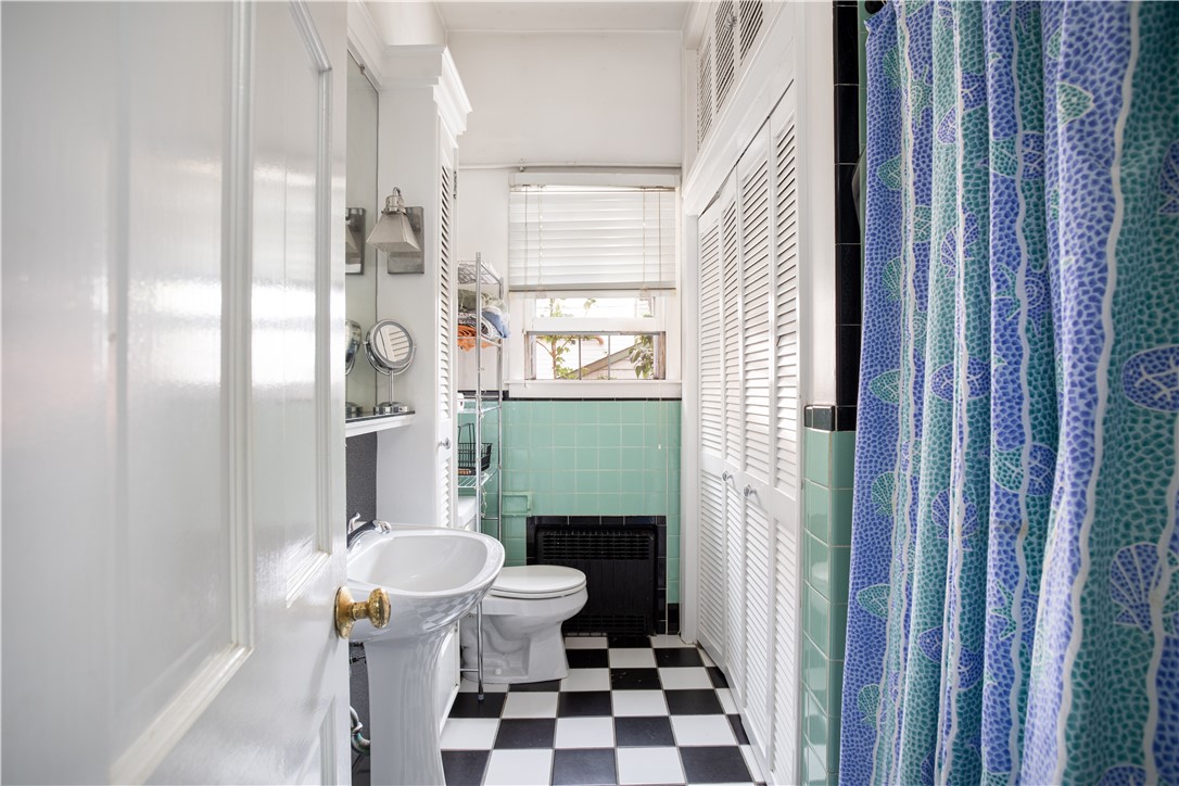 133 Spring Street Newport, RI 02840 - Photo 9 of 24