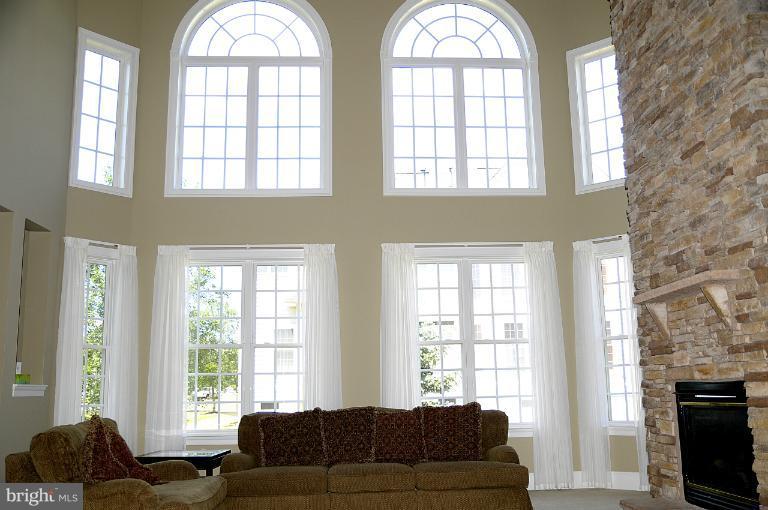 24797 Shells Way Stone Ridge, VA 20105 - Photo 8 of 28 Family Room