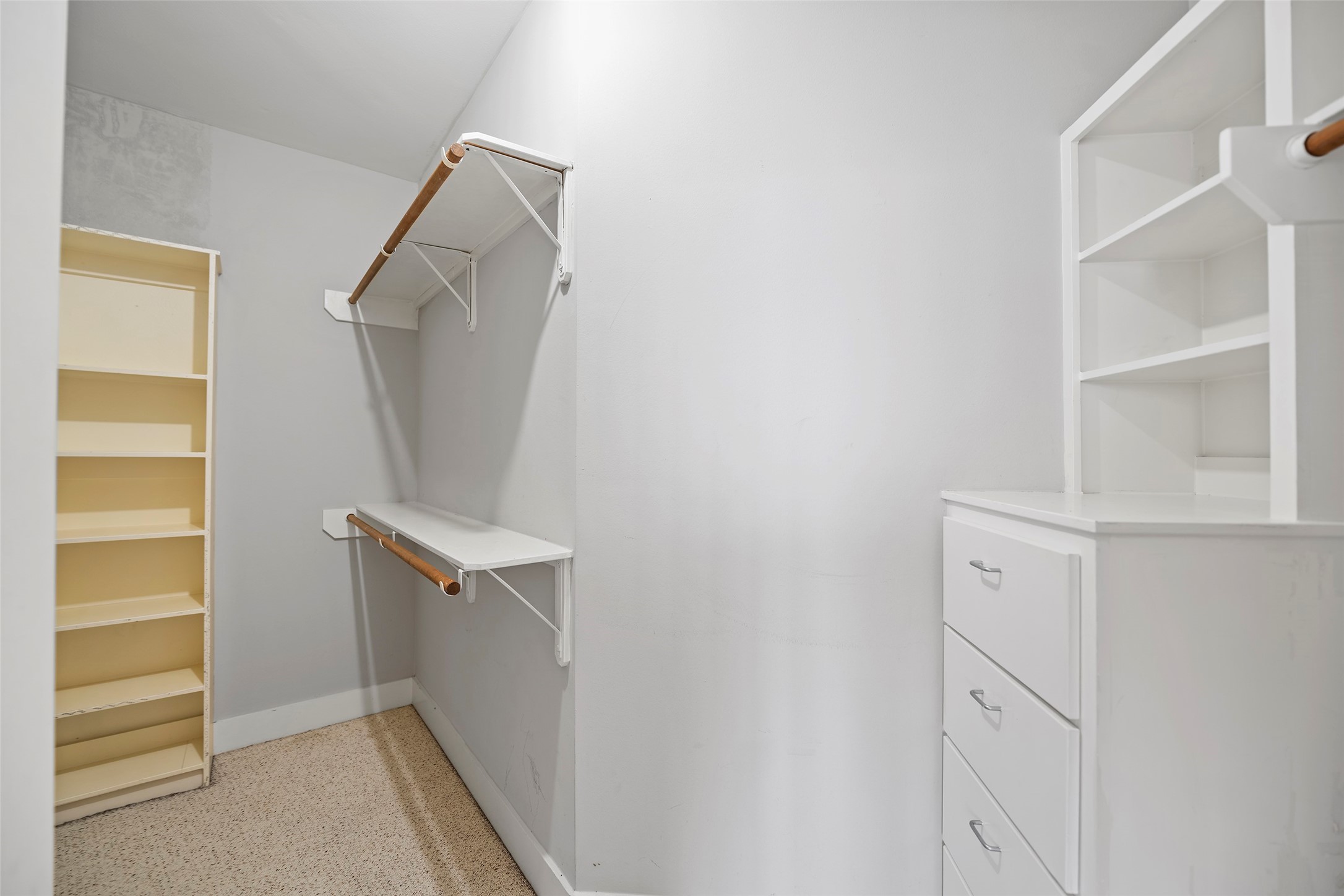 9705 Linkmeadow Lane Houston, TX 77025 - Photo 26 of 32 a view of walk in closet
