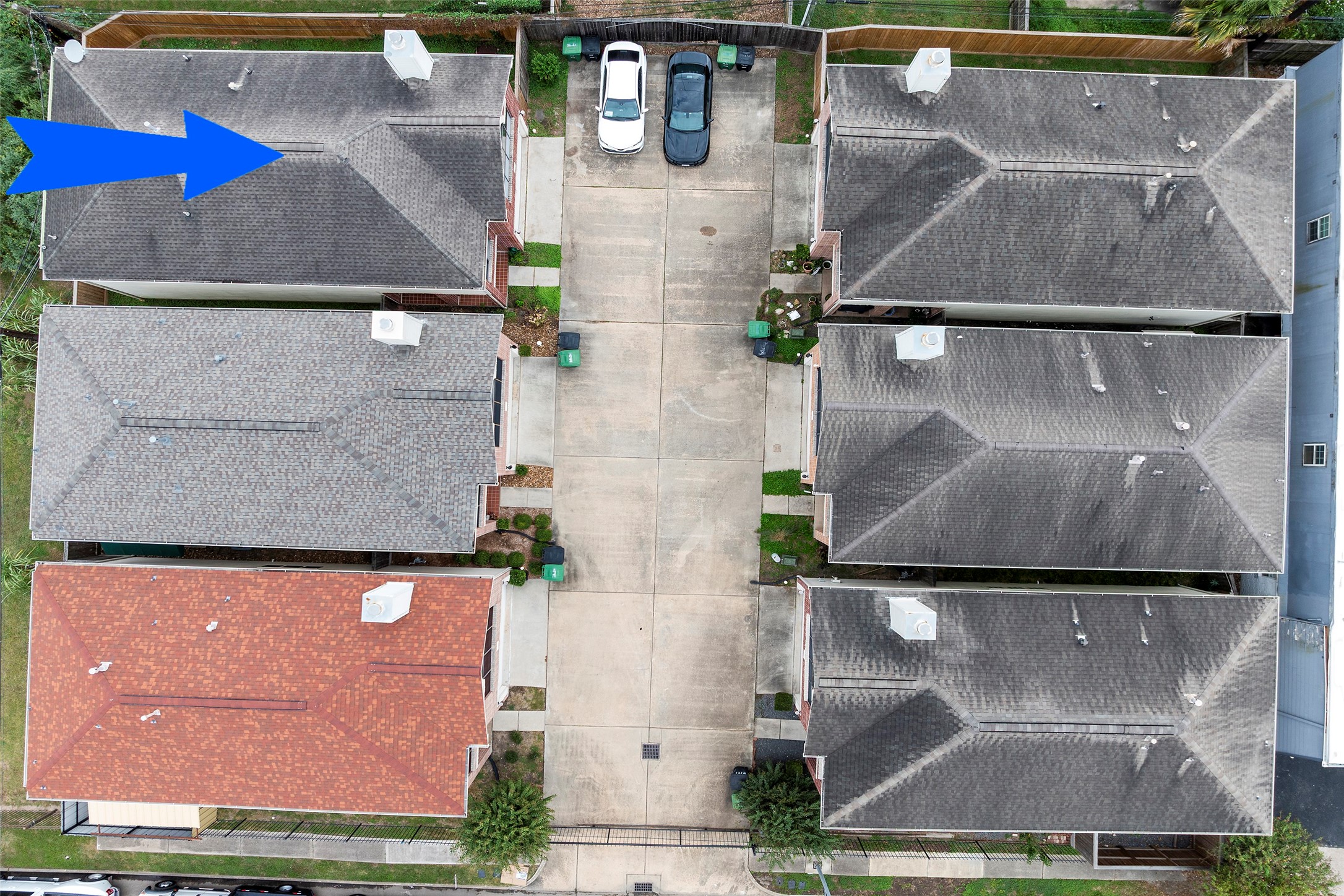 9705 Linkmeadow Lane Houston, TX 77025 - Photo 29 of 32 an aerial view of residential houses with outdoor space and a lake view