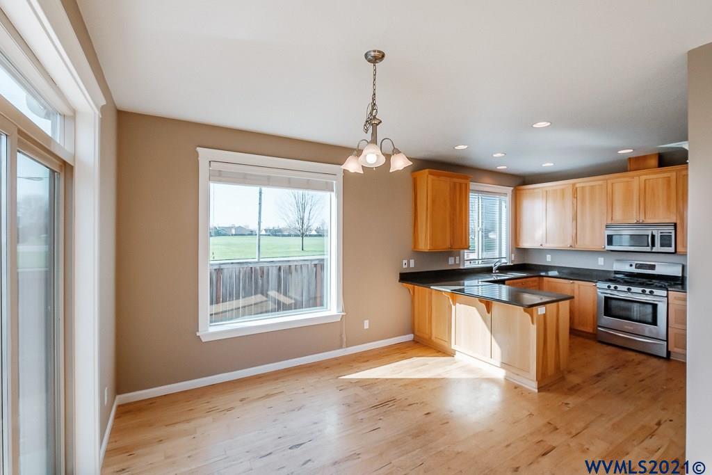 2077 Center Street Southeast Albany, OR 97322 - Photo 15 of 32