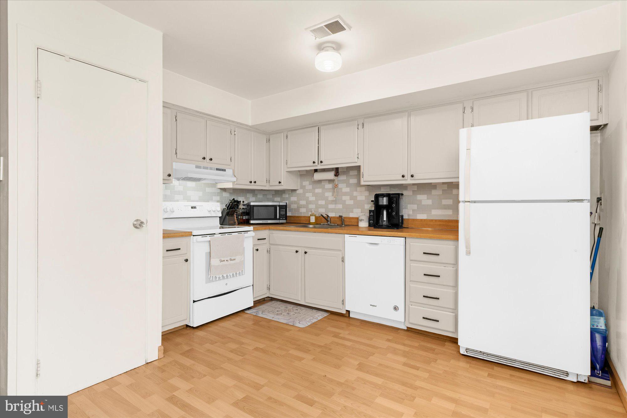 1802 Walnut Ridge Drive Pottstown, PA 19464 - Photo 10 of 30 Gallery Image 10