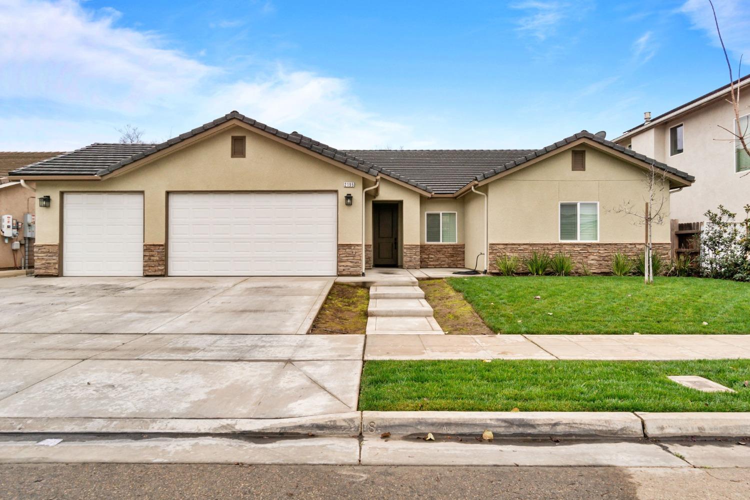 2195 East Cherry Lane Reedley, CA 93654 - Photo 1 of 28 Gallery Image 1