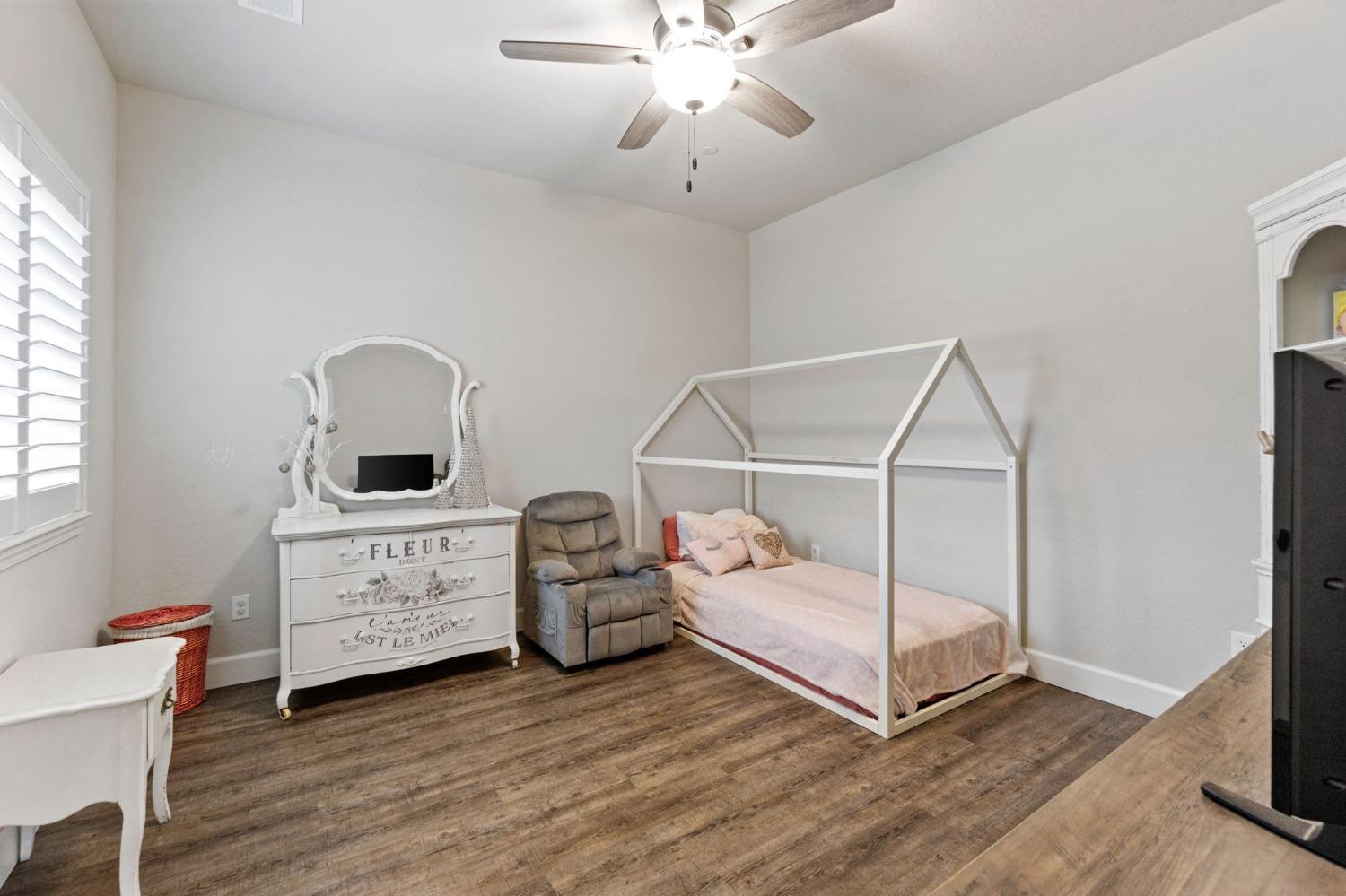 2195 East Cherry Lane Reedley, CA 93654 - Photo 17 of 28 Gallery Image 17