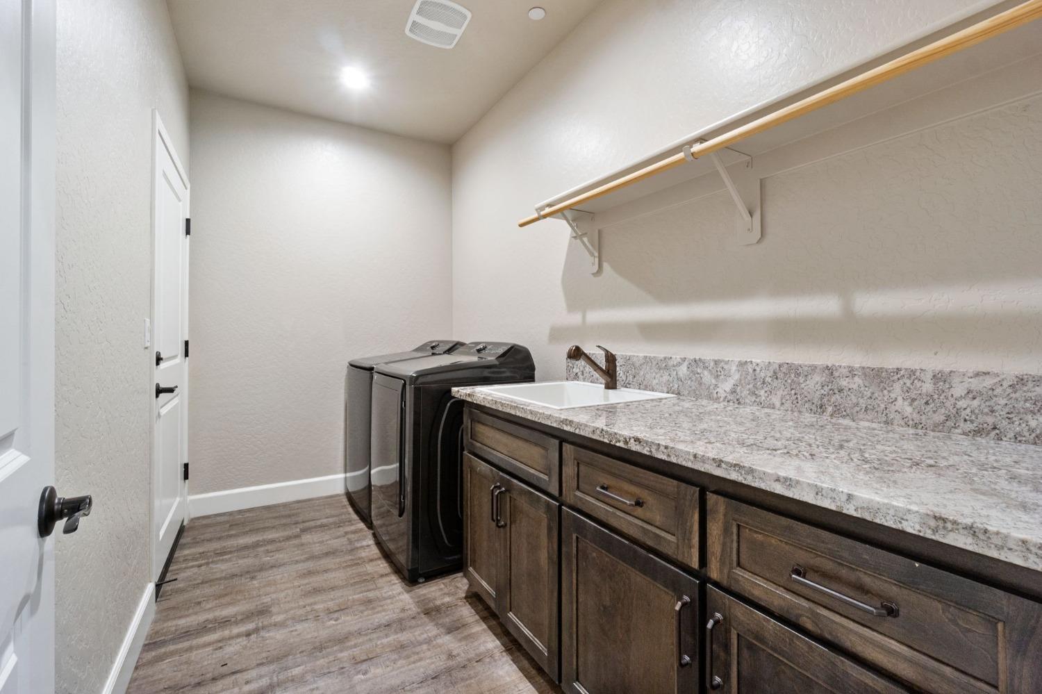 2195 East Cherry Lane Reedley, CA 93654 - Photo 18 of 28 Gallery Image 18