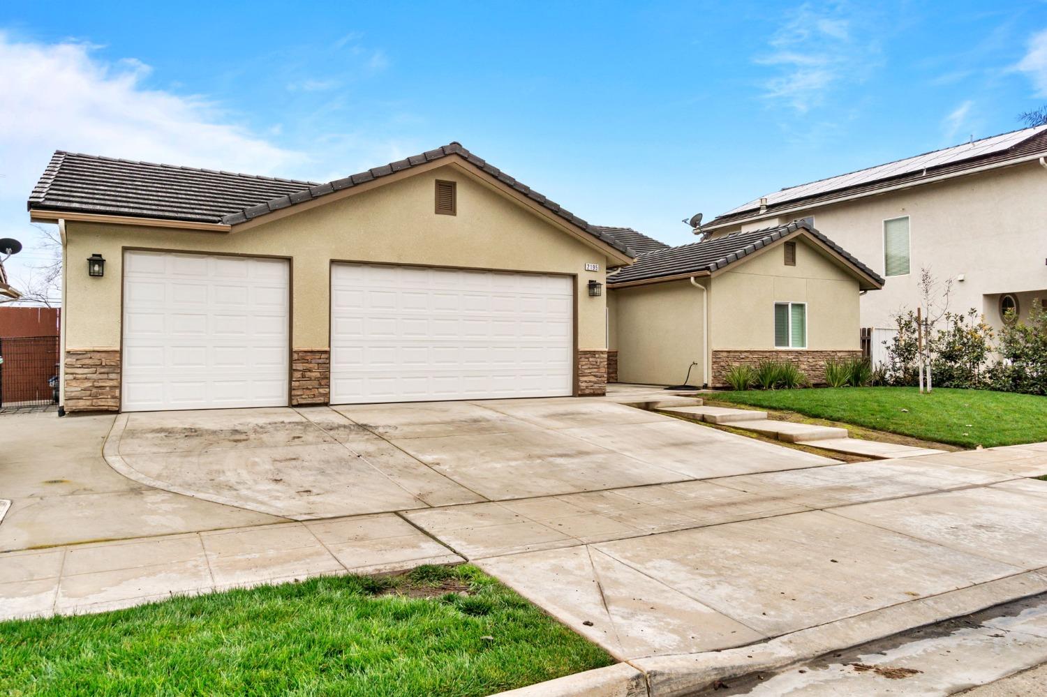 2195 East Cherry Lane Reedley, CA 93654 - Photo 2 of 28 Gallery Image 2