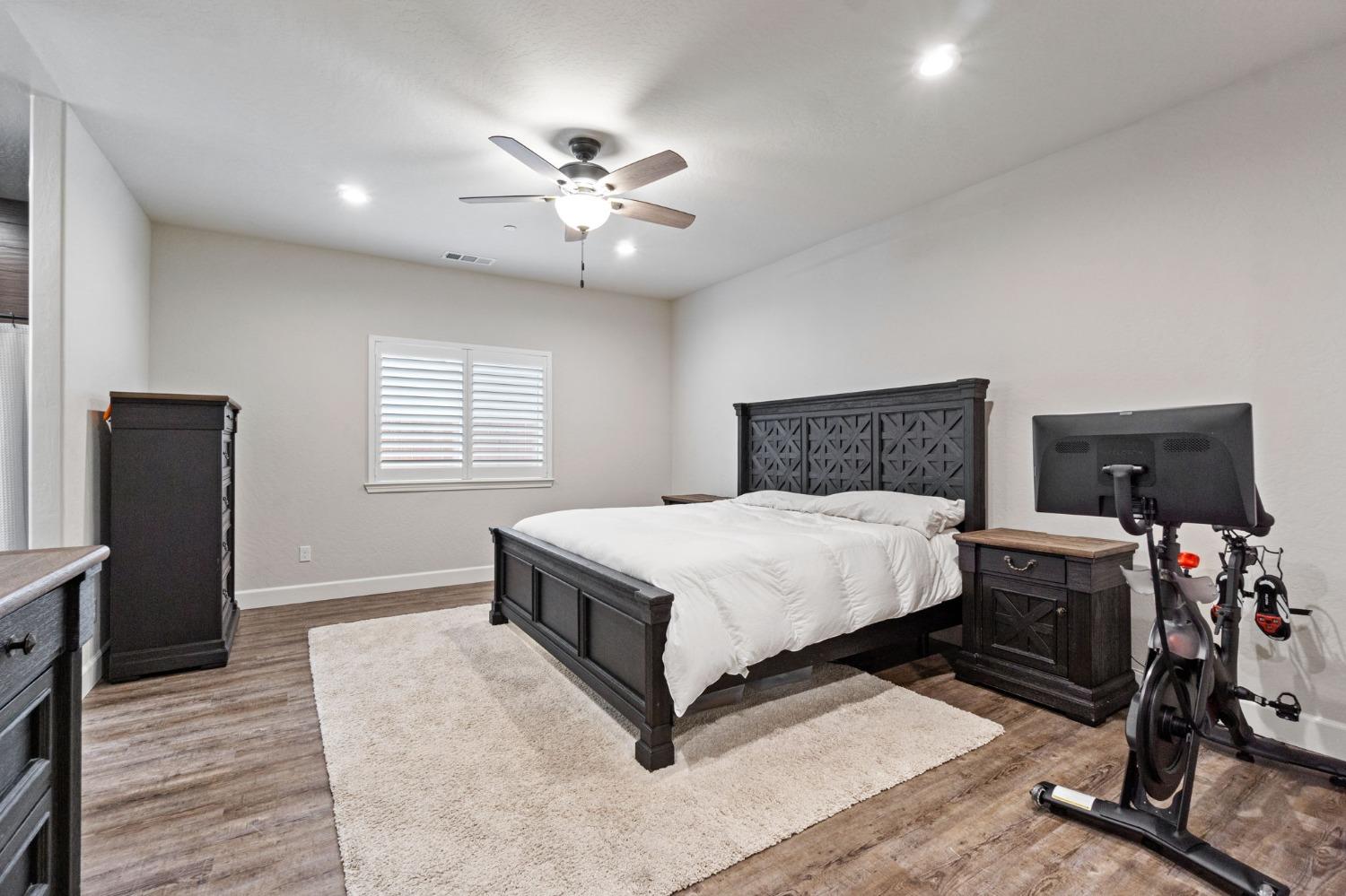 2195 East Cherry Lane Reedley, CA 93654 - Photo 21 of 28 Gallery Image 21