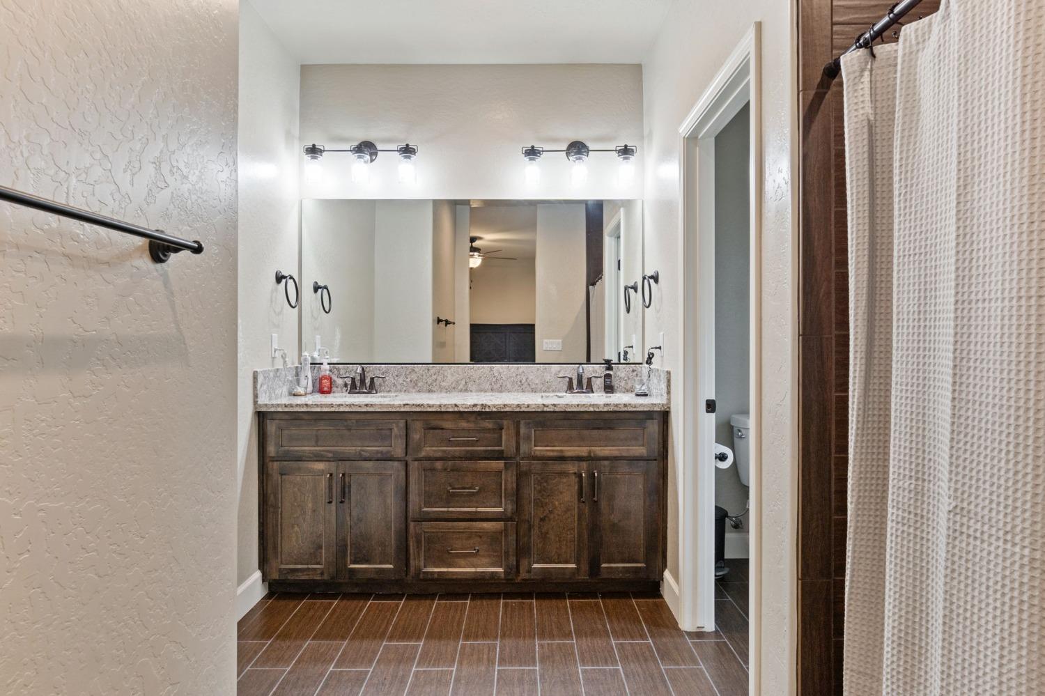 2195 East Cherry Lane Reedley, CA 93654 - Photo 23 of 28 Gallery Image 23