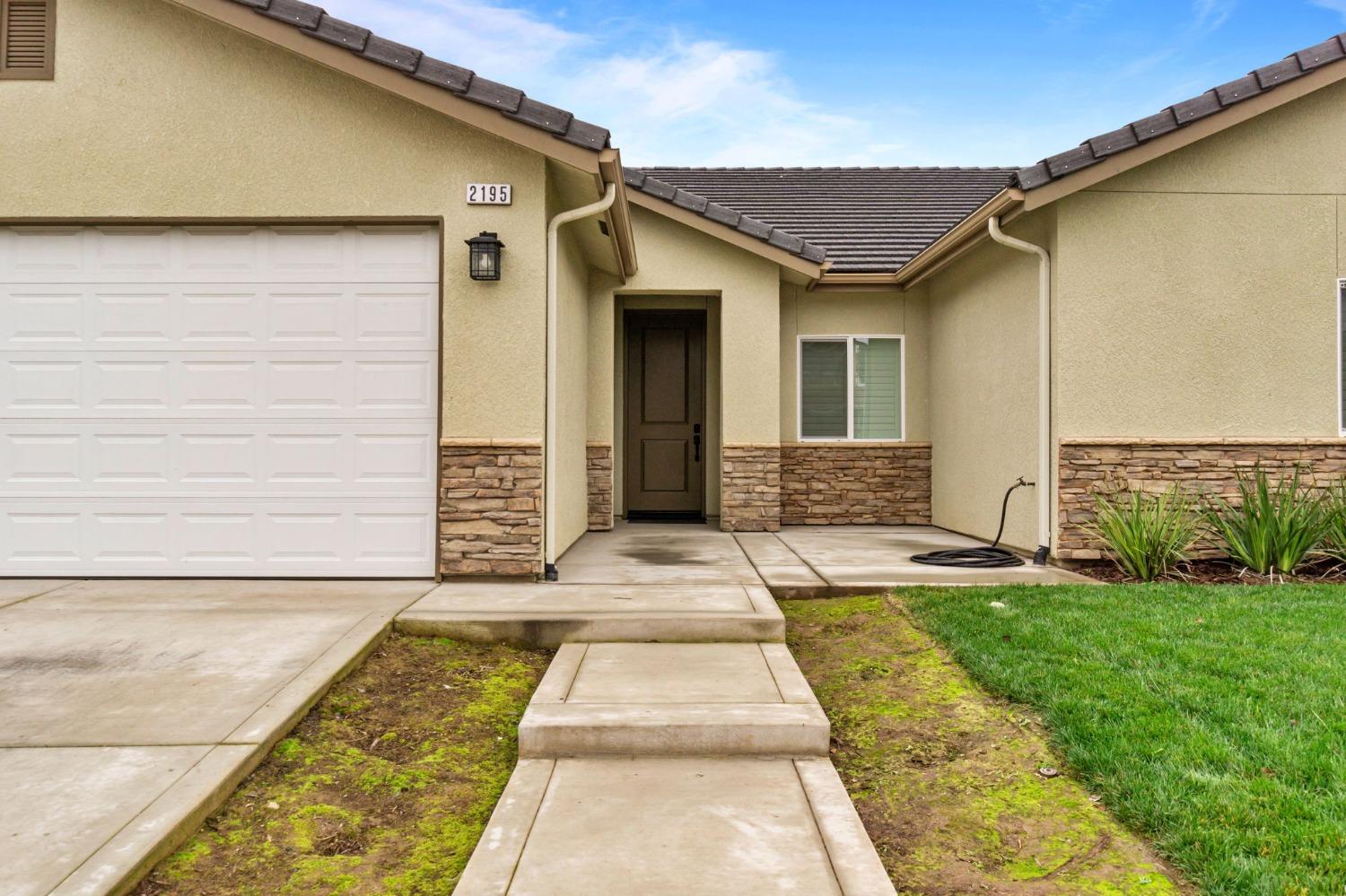 2195 East Cherry Lane Reedley, CA 93654 - Photo 4 of 28 Gallery Image 4