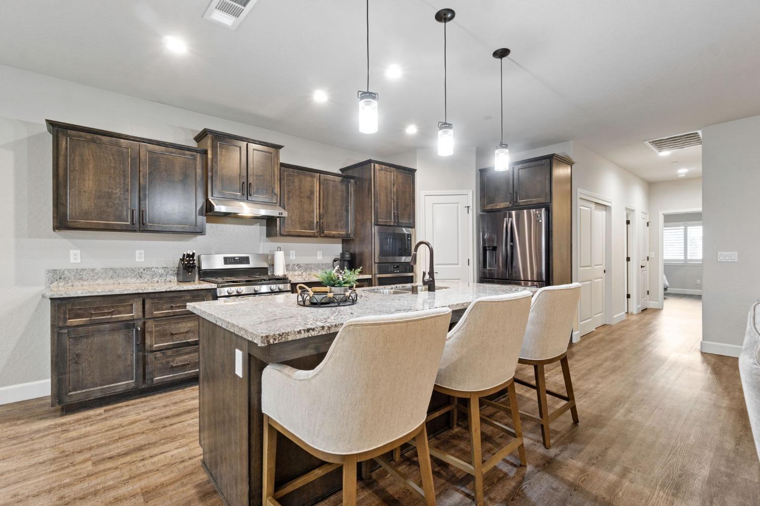 2195 East Cherry Lane Reedley, CA 93654 - Photo 9 of 28 Gallery Image 9