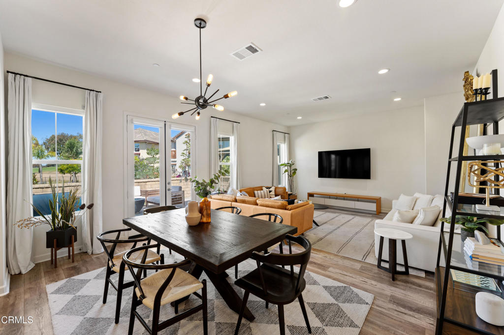 2353 Nicklaus Street Oxnard, CA 93036 - Photo 6 of 41