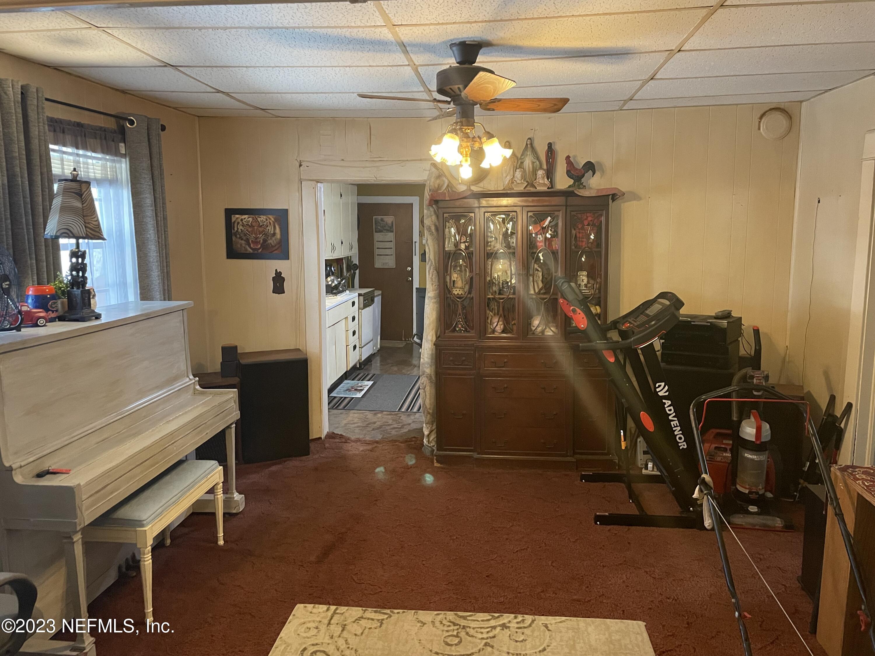 51 East 17th Street Jacksonville, FL 32206 - Photo 7 of 14 a view of a room with gym equipment