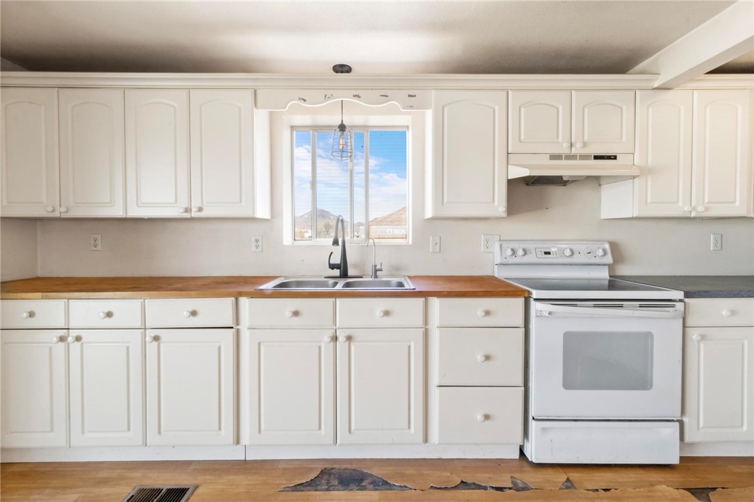 5469 Cove Road Golden Valley, AZ 86413 - Photo 51 of 61 Kitchen