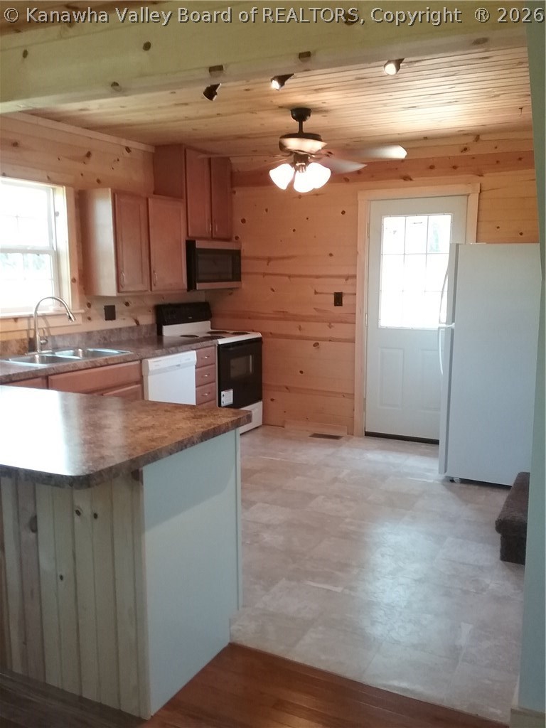 3058 Charleston Road Point Pleasant, WV 25550 - Photo 4 of 11 Gallery Image 4