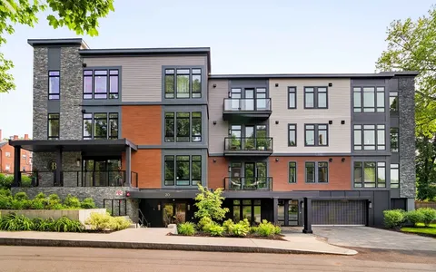 $849,000 | 20 Kinmonth Road, Unit 203, Newton, MA 02468