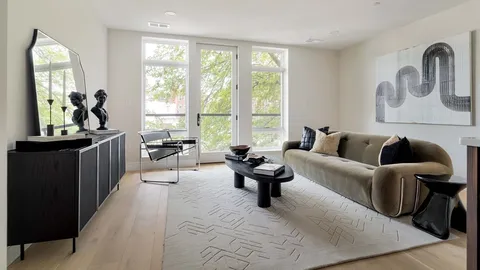 $849,000 | 20 Kinmonth Road, Unit 203, Newton, MA 02468