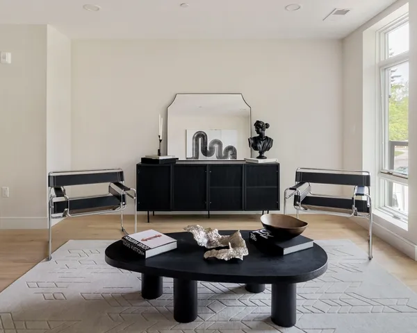 $849,000 | 20 Kinmonth Road, Unit 203, Newton, MA 02468