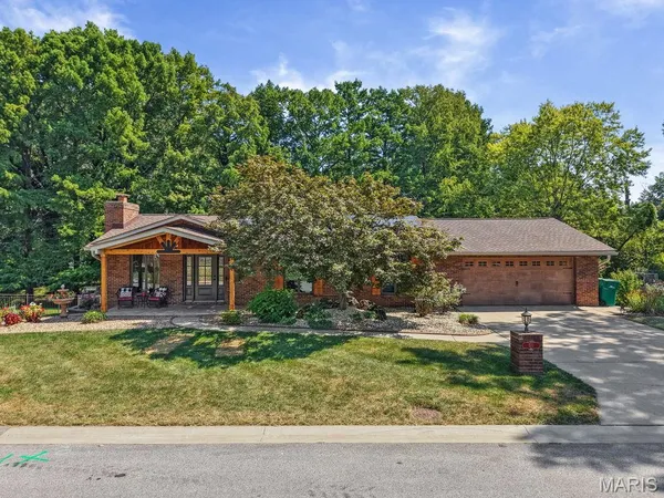 $378,800 | 511 Rebecca Drive, O'Fallon, IL 62269