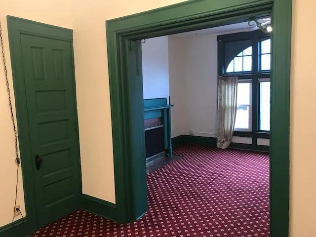 $1,200 | 815 East Knapp Street, Unit 1, Milwaukee, WI 53202