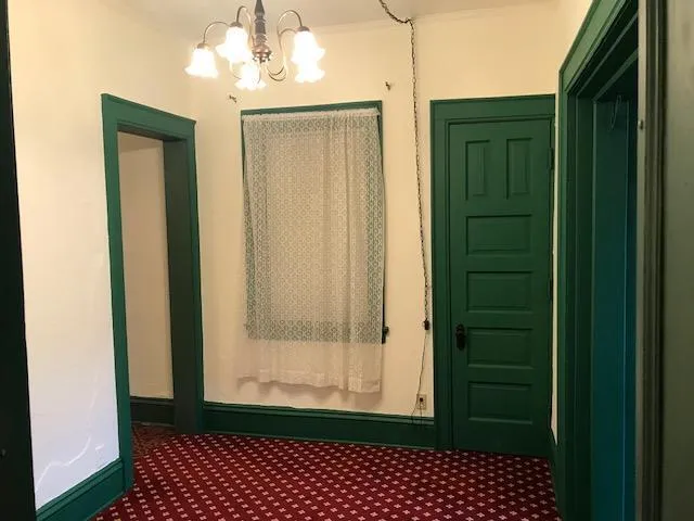 $1,200 | 815 East Knapp Street, Unit 1, Milwaukee, WI 53202