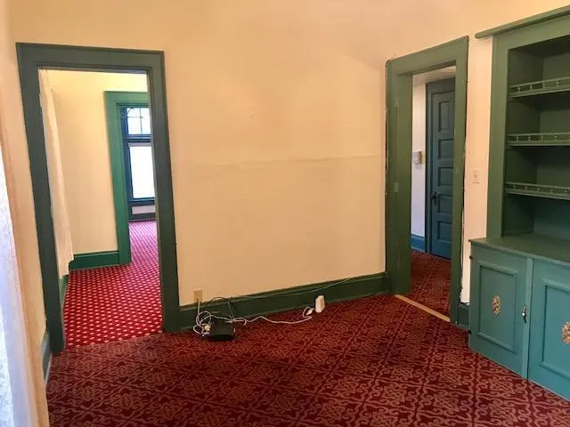 $1,200 | 815 East Knapp Street, Unit 1, Milwaukee, WI 53202