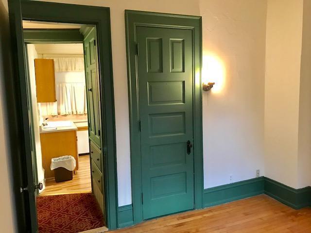 815 East Knapp Street, Unit 1 Milwaukee, WI 53202 - Photo 27 of 34 KN25