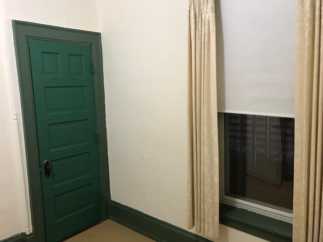 815 East Knapp Street, Unit 1 Milwaukee, WI 53202 - Photo 29 of 34 KN27