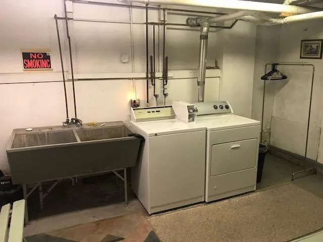 $1,200 | 815 East Knapp Street, Unit 1, Milwaukee, WI 53202