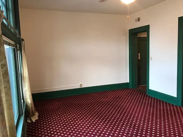 $1,200 | 815 East Knapp Street, Unit 1, Milwaukee, WI 53202