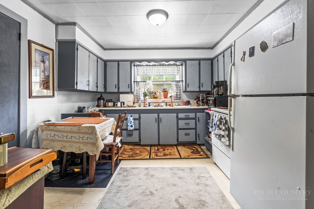 863 Paul Goodman Road Fleetwood, NC 28626 - Photo 13 of 42