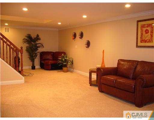 10 Maxwell Road East Brunswick, NJ 08816 - Photo 8 of 12 Gallery Image 8