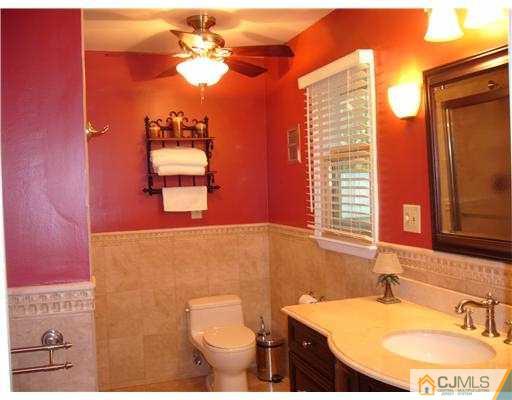 10 Maxwell Road East Brunswick, NJ 08816 - Photo 9 of 12 Gallery Image 9