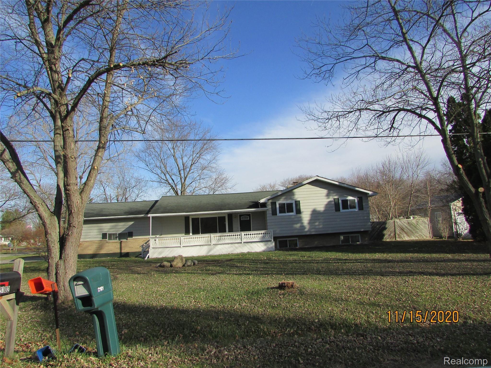 2101 Howe Road Burton, MI 48519 - Photo 2 of 38 HOWE RD EXTERIOR PICS 2020-03-16 003.JPG