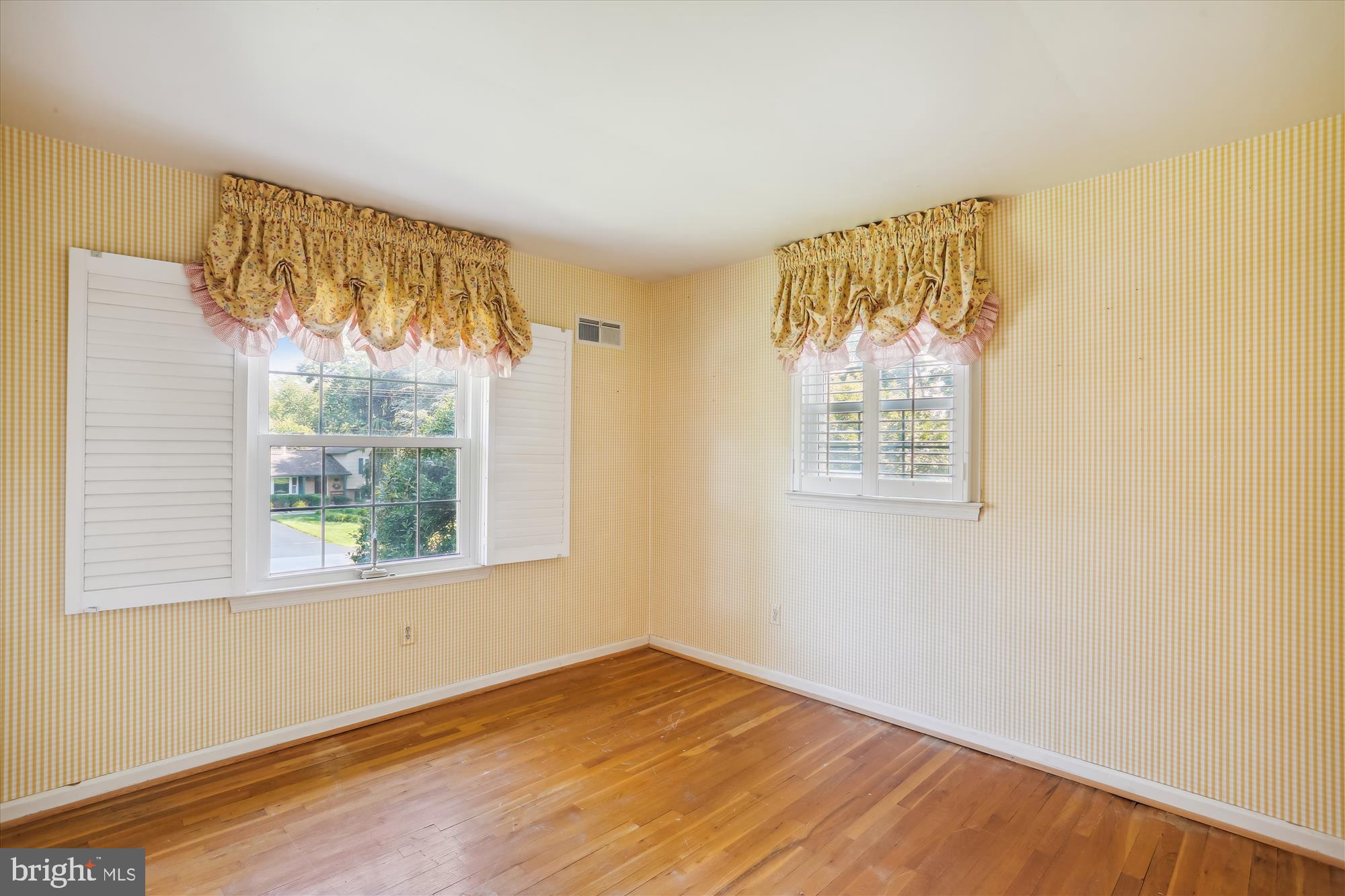 7641 Miller Fall Road Derwood, MD 20855 - Photo 68 of 114 Bedroom
