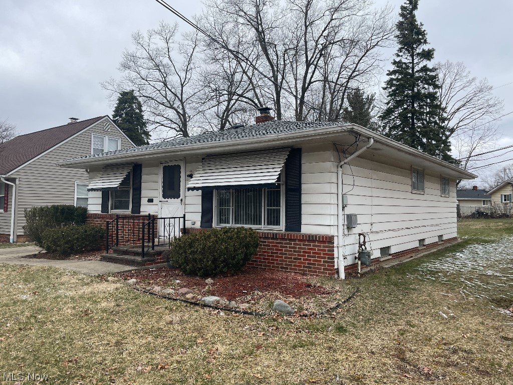 11235 Exeter Road Garfield Heights, OH 44125 - Photo 2 of 25