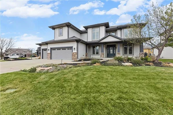$820,000 | 22414 West 58th Street, Shawnee, KS 66226