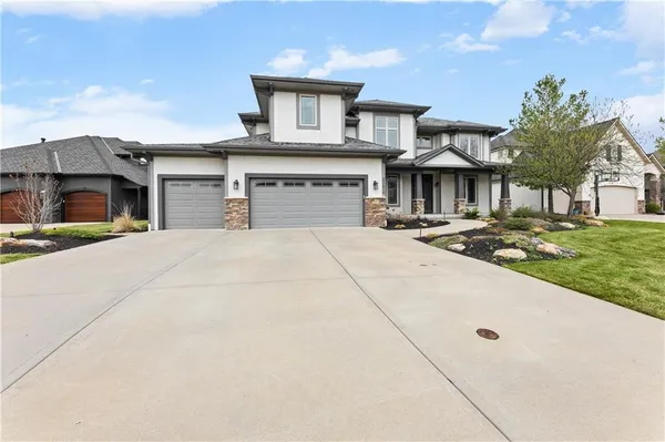 $820,000 | 22414 West 58th Street, Shawnee, KS 66226