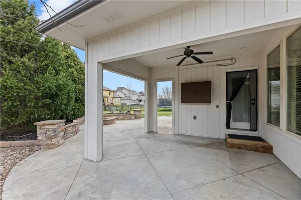 $820,000 | 22414 West 58th Street, Shawnee, KS 66226