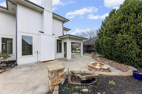 $820,000 | 22414 West 58th Street, Shawnee, KS 66226