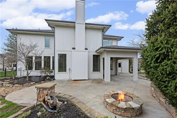 $820,000 | 22414 West 58th Street, Shawnee, KS 66226