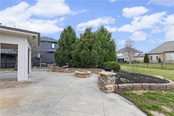 $820,000 | 22414 West 58th Street, Shawnee, KS 66226