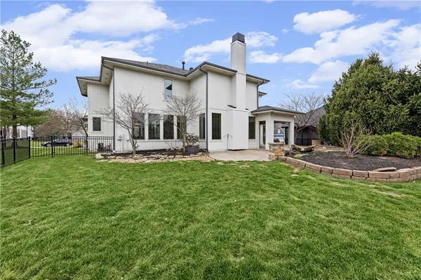 $820,000 | 22414 West 58th Street, Shawnee, KS 66226