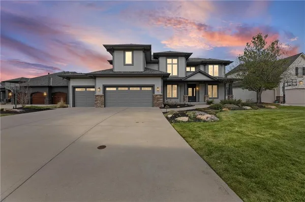 $820,000 | 22414 West 58th Street, Shawnee, KS 66226